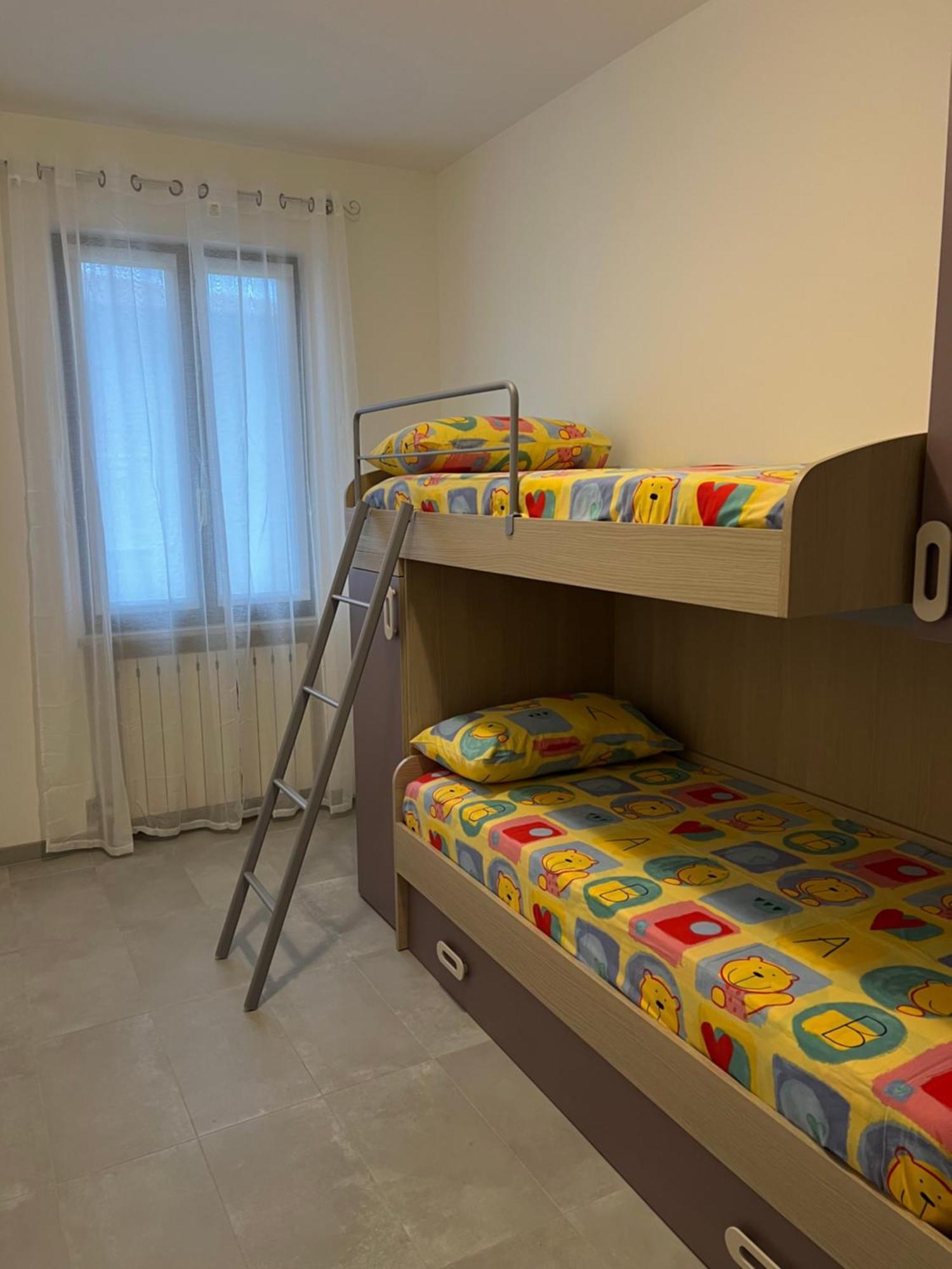 La Vela Lägenhet Sirmione Exteriör bild