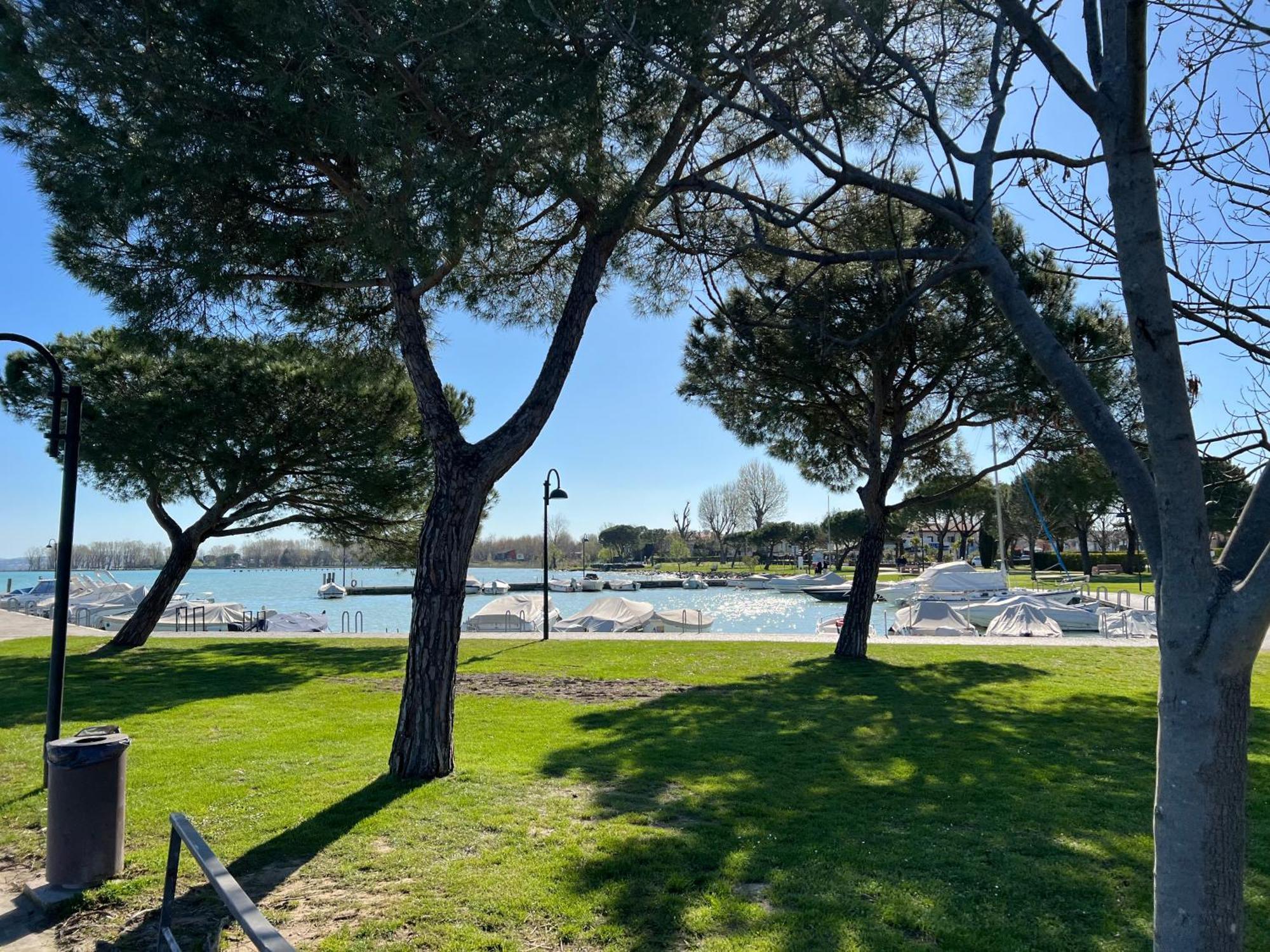 La Vela Lägenhet Sirmione Exteriör bild